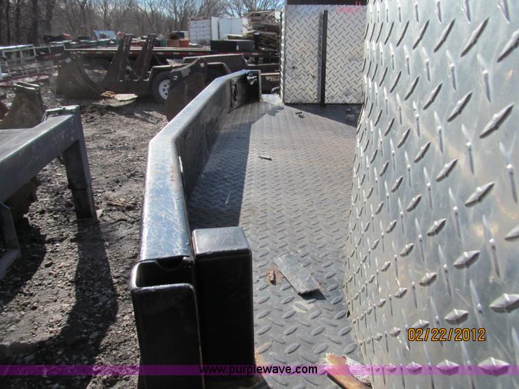 image for item B5105 2001 Chevrolet Silverado C3500 crew cab pickup truck