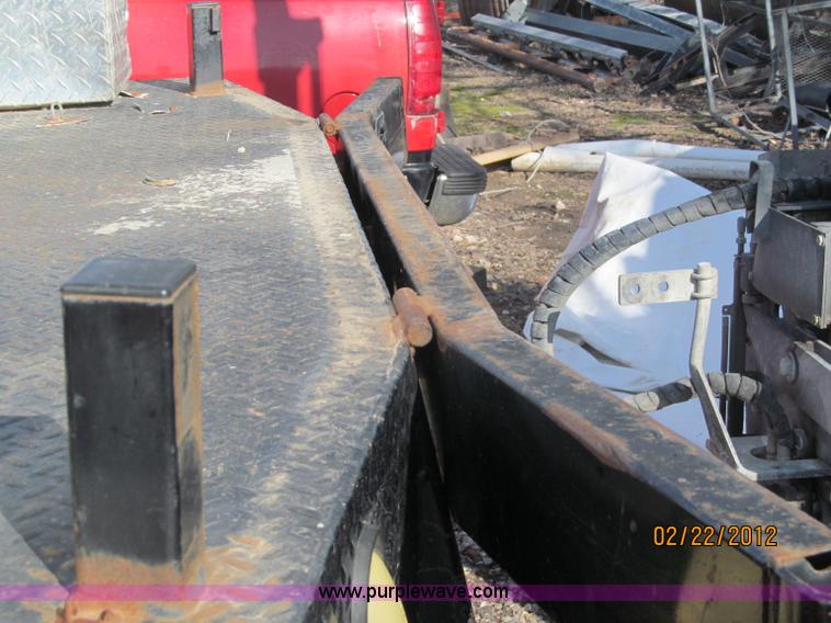 image for item B5105 2001 Chevrolet Silverado C3500 crew cab pickup truck