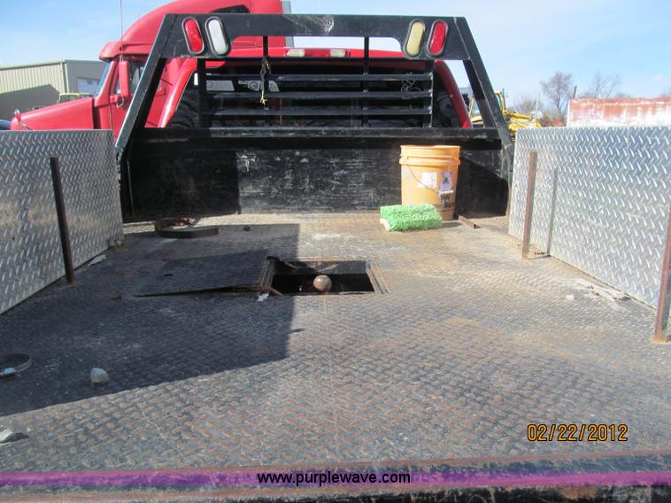 image for item B5105 2001 Chevrolet Silverado C3500 crew cab pickup truck