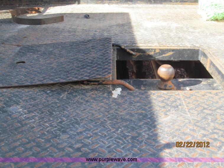 image for item B5105 2001 Chevrolet Silverado C3500 crew cab pickup truck