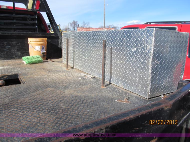 image for item B5105 2001 Chevrolet Silverado C3500 crew cab pickup truck