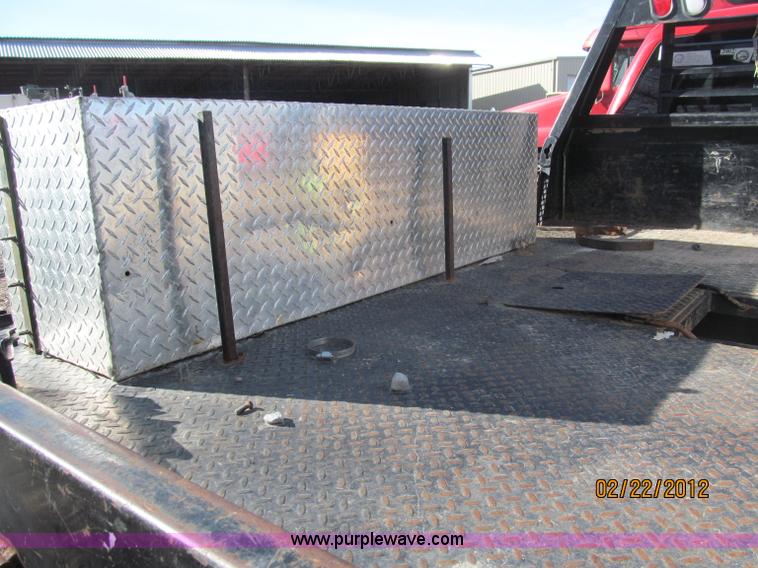 image for item B5105 2001 Chevrolet Silverado C3500 crew cab pickup truck