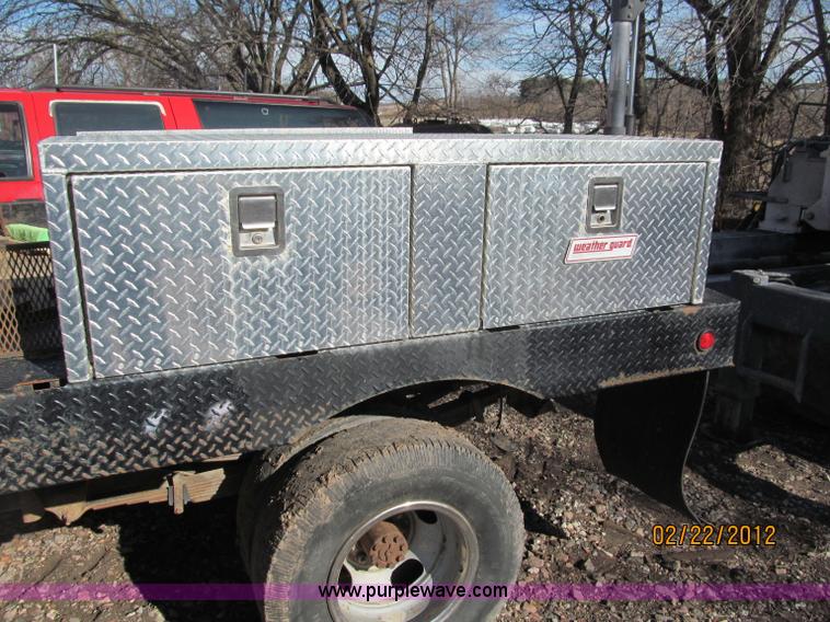 image for item B5105 2001 Chevrolet Silverado C3500 crew cab pickup truck