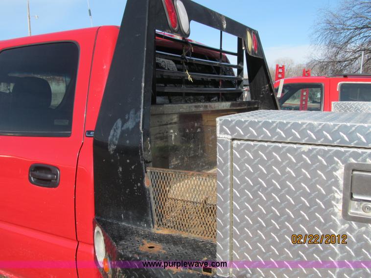 image for item B5105 2001 Chevrolet Silverado C3500 crew cab pickup truck