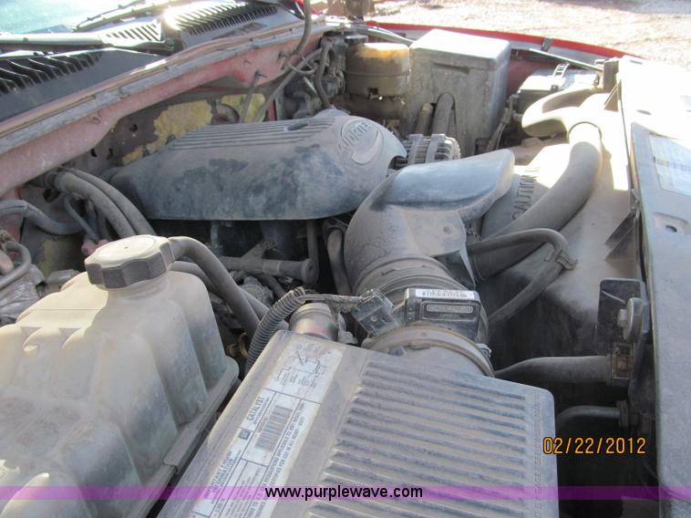 image for item B5105 2001 Chevrolet Silverado C3500 crew cab pickup truck