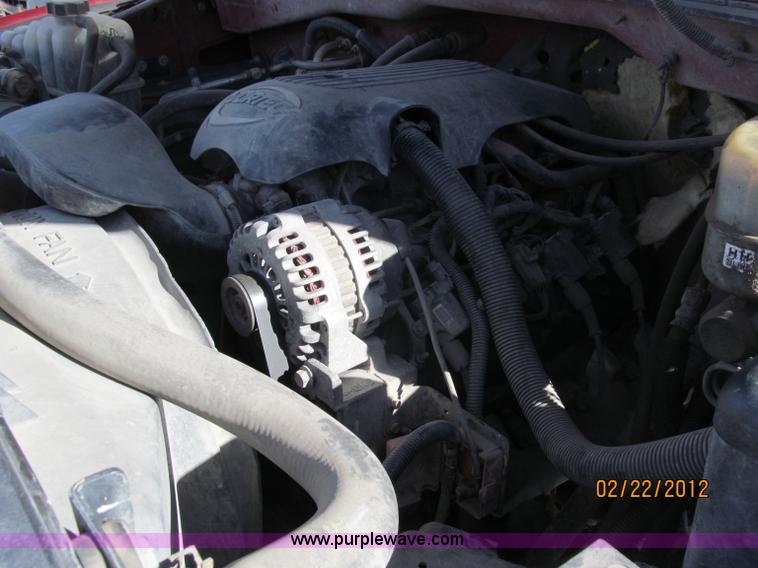 image for item B5105 2001 Chevrolet Silverado C3500 crew cab pickup truck