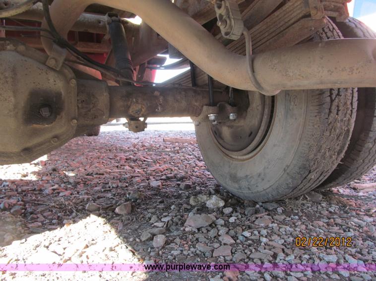 image for item B5105 2001 Chevrolet Silverado C3500 crew cab pickup truck