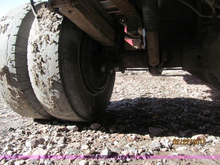 image for item B5105 2001 Chevrolet Silverado C3500 crew cab pickup truck