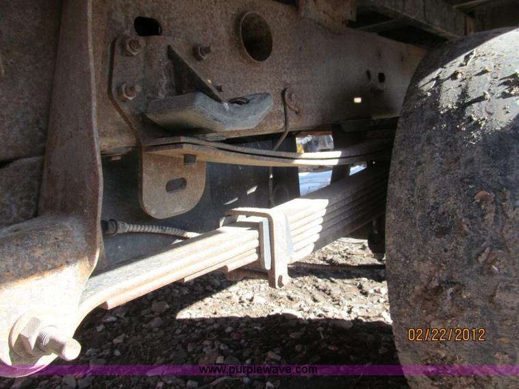 image for item B5105 2001 Chevrolet Silverado C3500 crew cab pickup truck