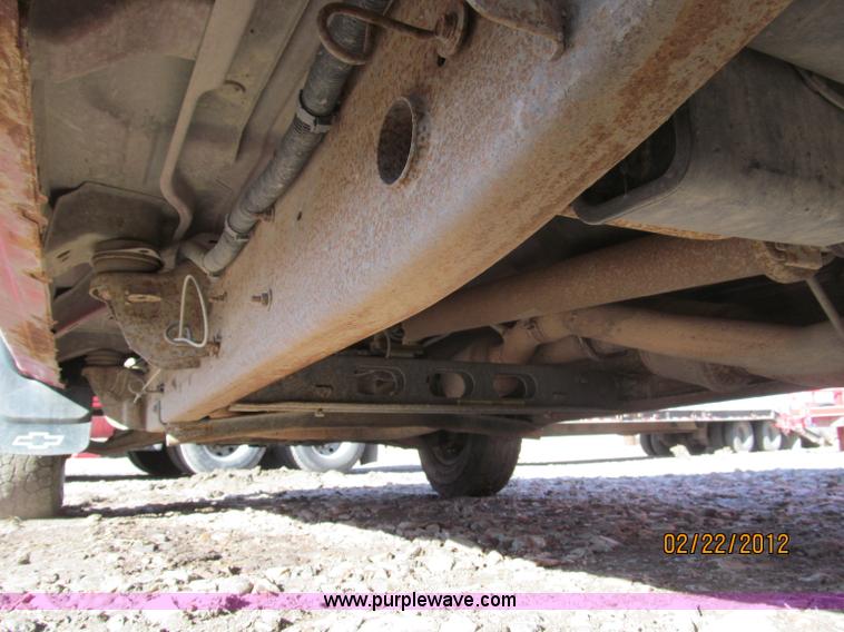 image for item B5105 2001 Chevrolet Silverado C3500 crew cab pickup truck