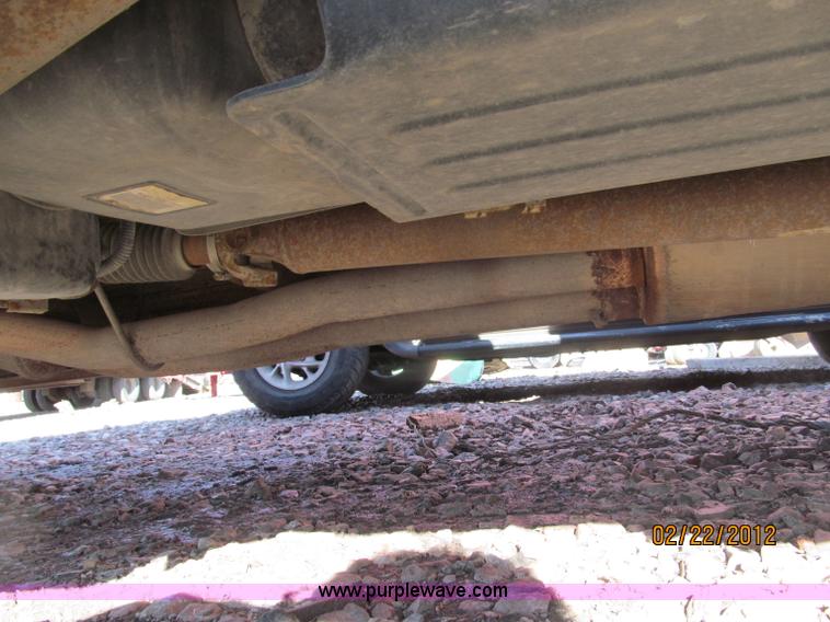 image for item B5105 2001 Chevrolet Silverado C3500 crew cab pickup truck