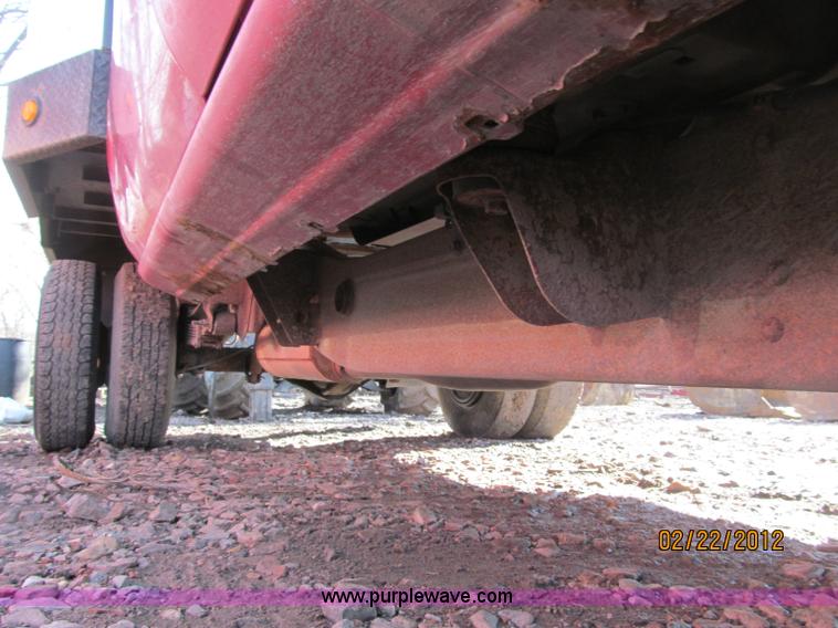 image for item B5105 2001 Chevrolet Silverado C3500 crew cab pickup truck