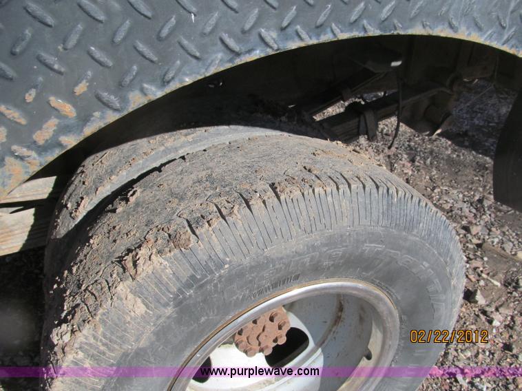 image for item B5105 2001 Chevrolet Silverado C3500 crew cab pickup truck