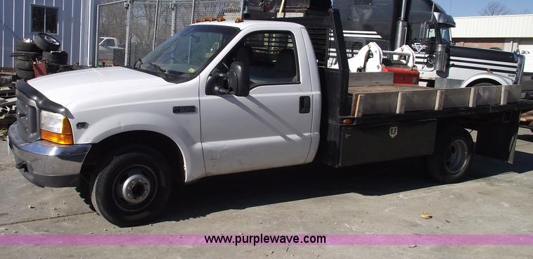 image for item B6138 2000 Ford F350 XL Super Duty flatbed pickup truck