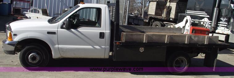 image for item B6138 2000 Ford F350 XL Super Duty flatbed pickup truck