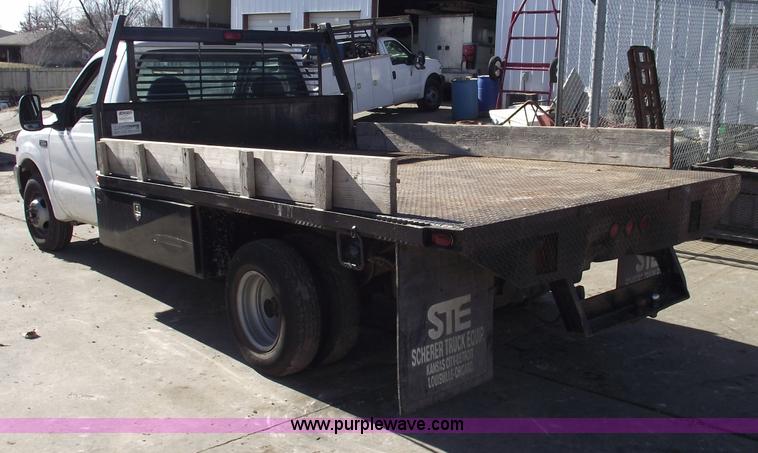 image for item B6138 2000 Ford F350 XL Super Duty flatbed pickup truck
