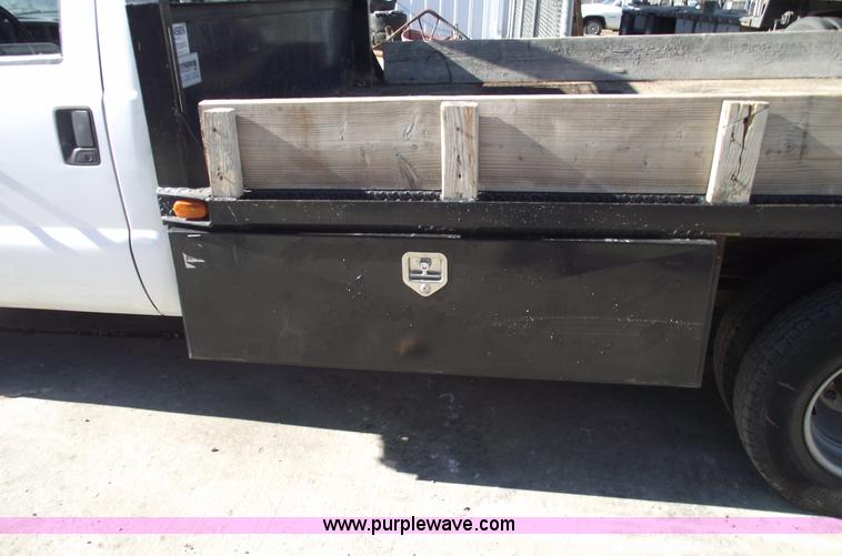 image for item B6138 2000 Ford F350 XL Super Duty flatbed pickup truck