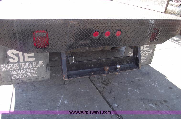 image for item B6138 2000 Ford F350 XL Super Duty flatbed pickup truck