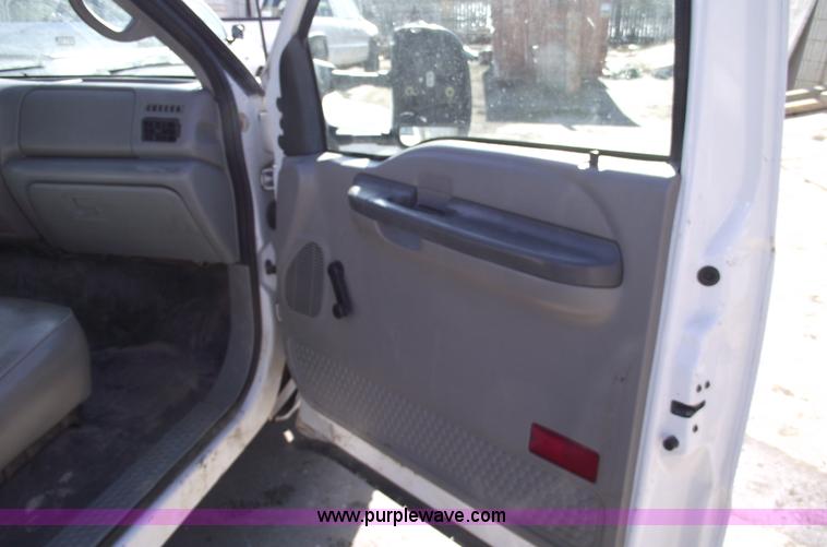 image for item B6138 2000 Ford F350 XL Super Duty flatbed pickup truck