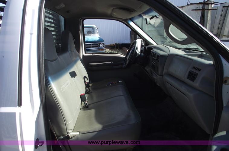 image for item B6138 2000 Ford F350 XL Super Duty flatbed pickup truck