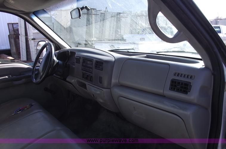 image for item B6138 2000 Ford F350 XL Super Duty flatbed pickup truck