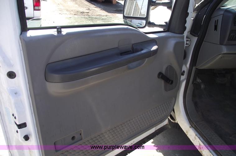 image for item B6138 2000 Ford F350 XL Super Duty flatbed pickup truck