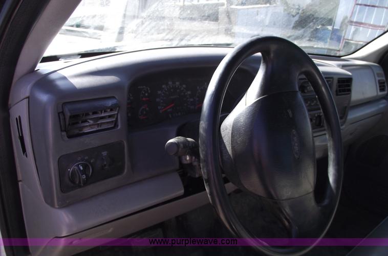 image for item B6138 2000 Ford F350 XL Super Duty flatbed pickup truck