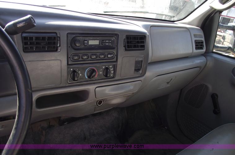 image for item B6138 2000 Ford F350 XL Super Duty flatbed pickup truck