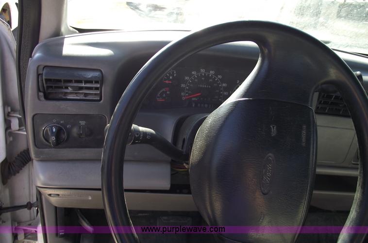 image for item B6138 2000 Ford F350 XL Super Duty flatbed pickup truck