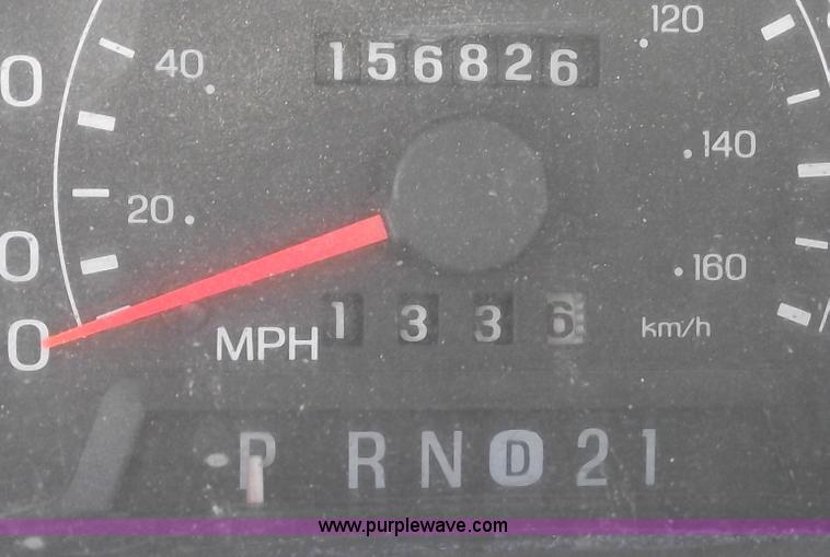 image for item B6138 2000 Ford F350 XL Super Duty flatbed pickup truck