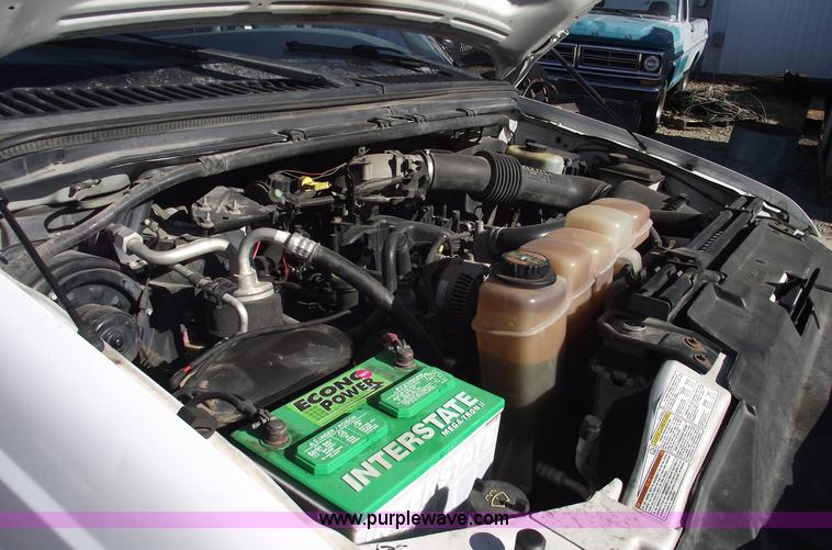 image for item B6138 2000 Ford F350 XL Super Duty flatbed pickup truck