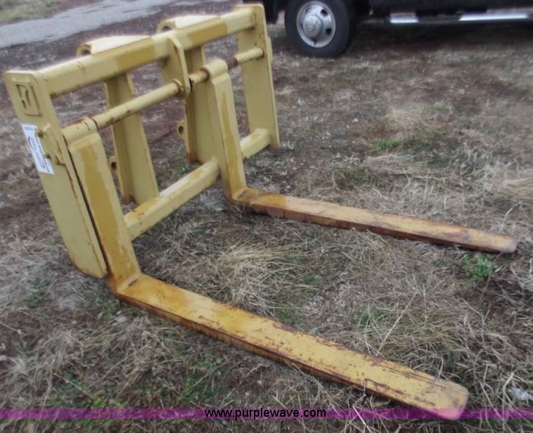 image for item B6223 Balderson 60" quick attach loader forks