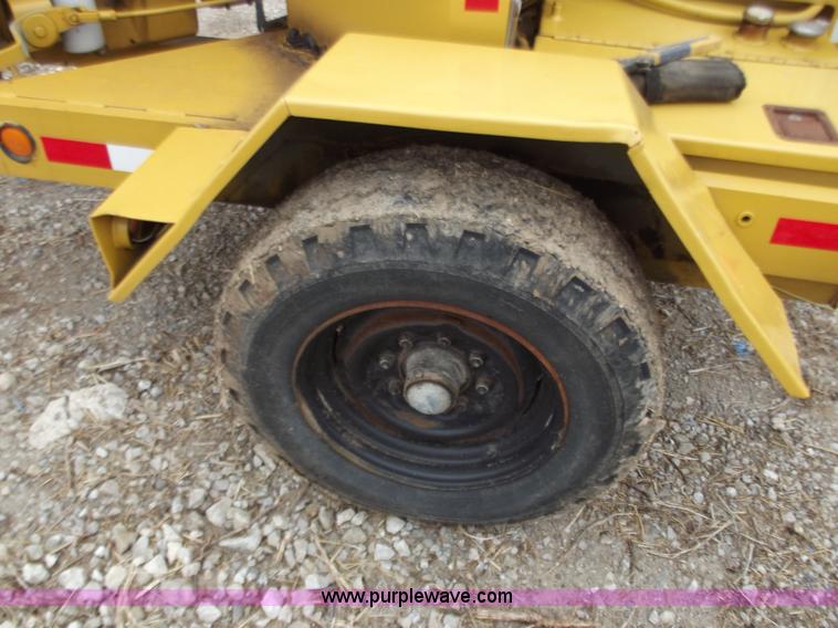 image for item B6230 Vermeer 1250BC wood chipper