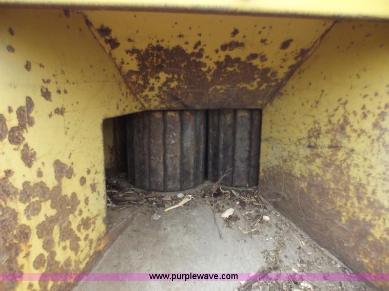 image for item B6230 Vermeer 1250BC wood chipper