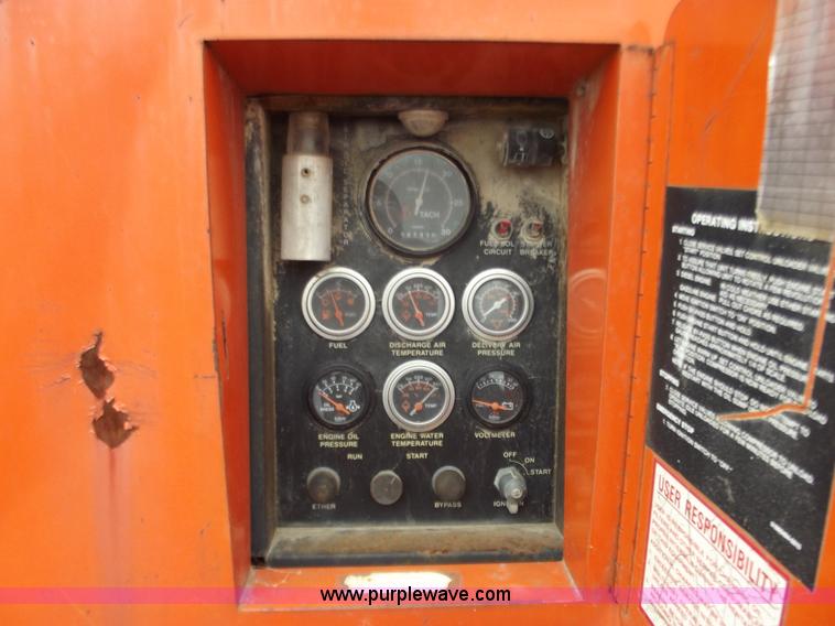 image for item B6233 Sullivan D750QV towable air compressor