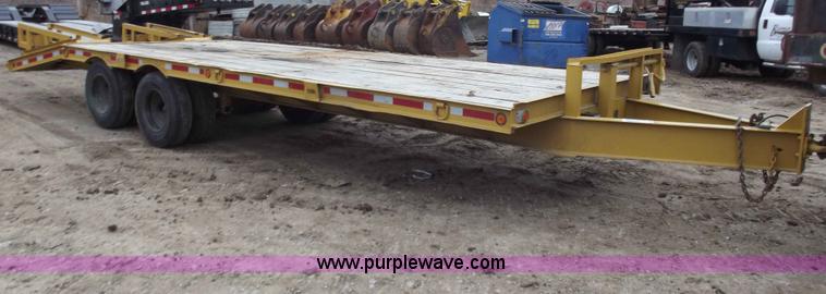 image for item B6236 1995 CZ 25' flatbed trailer