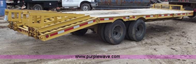 image for item B6236 1995 CZ 25' flatbed trailer