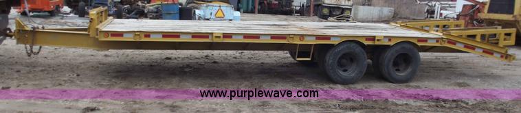 image for item B6236 1995 CZ 25' flatbed trailer
