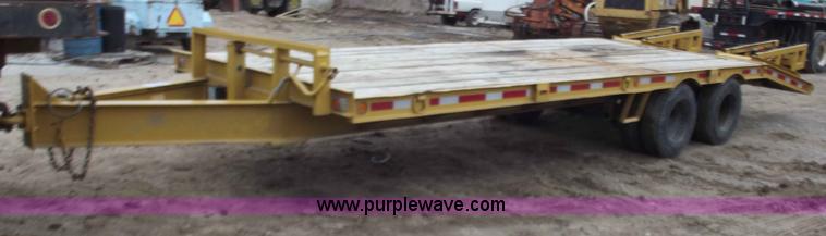 image for item B6236 1995 CZ 25' flatbed trailer