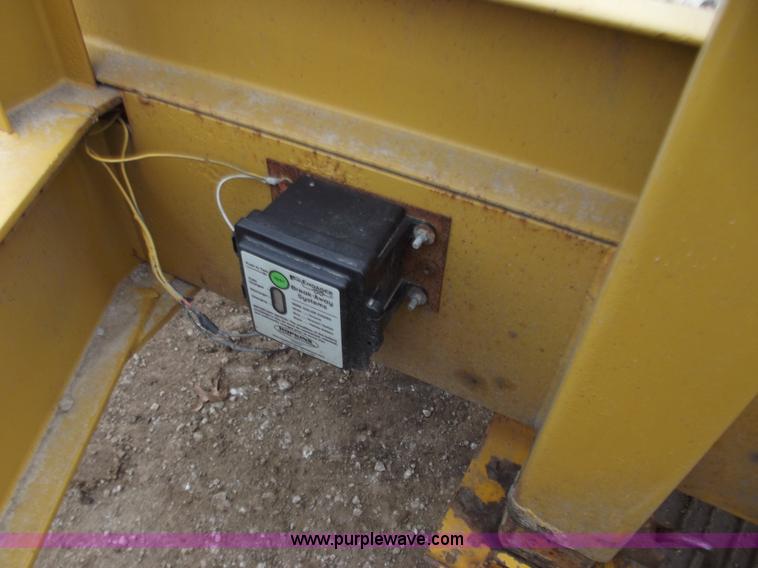 image for item B6236 1995 CZ 25' flatbed trailer