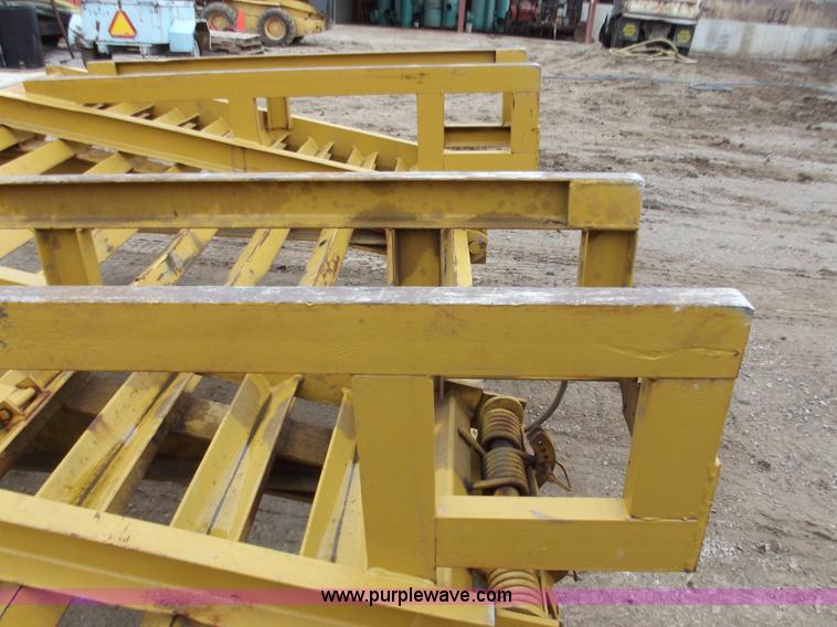 image for item B6236 1995 CZ 25' flatbed trailer