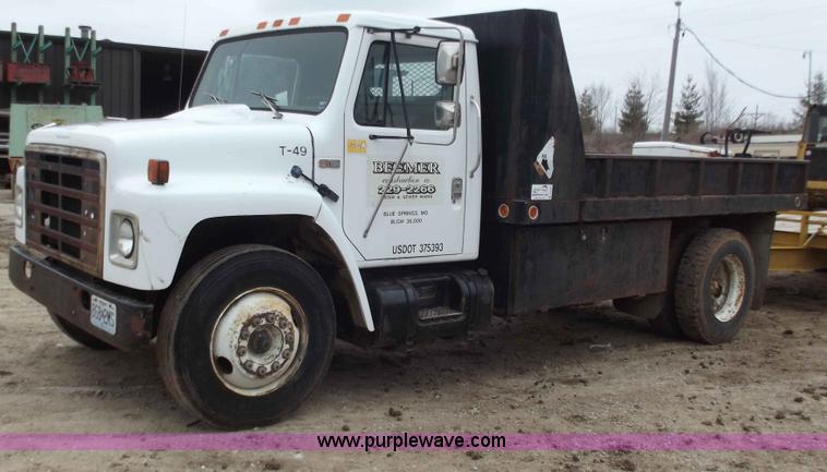 image for item B6237 1984 International 1954 dump truck