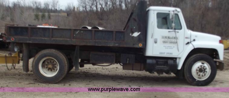 image for item B6237 1984 International 1954 dump truck