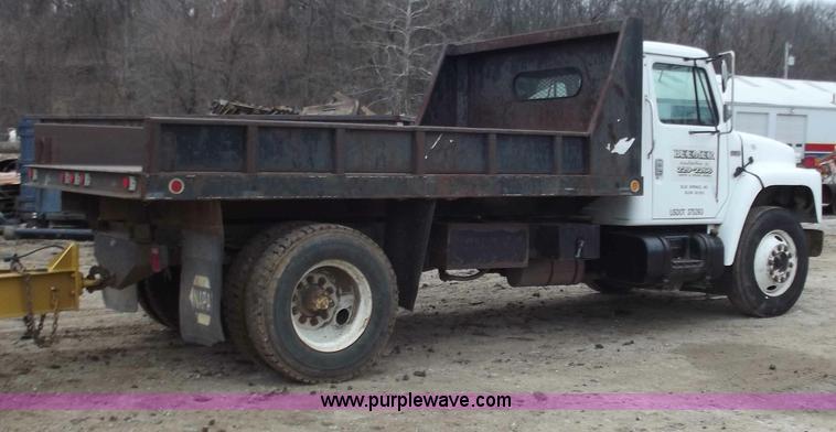 image for item B6237 1984 International 1954 dump truck