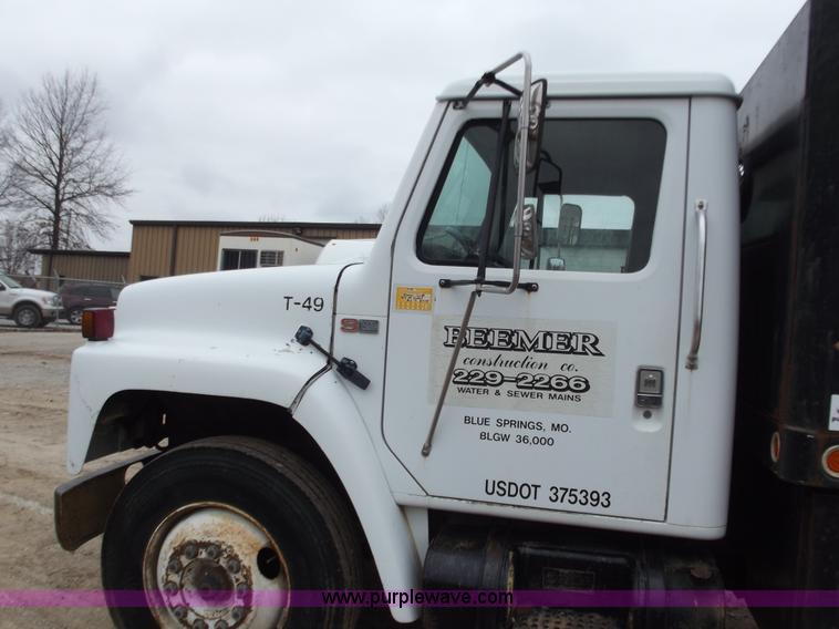 image for item B6237 1984 International 1954 dump truck