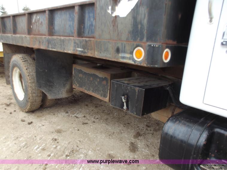 image for item B6237 1984 International 1954 dump truck