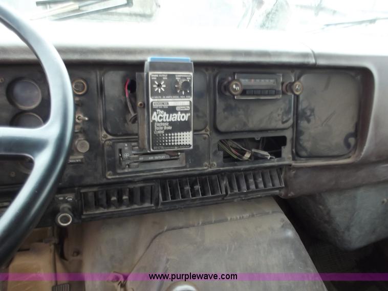 image for item B6237 1984 International 1954 dump truck