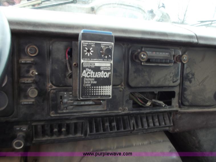 image for item B6237 1984 International 1954 dump truck