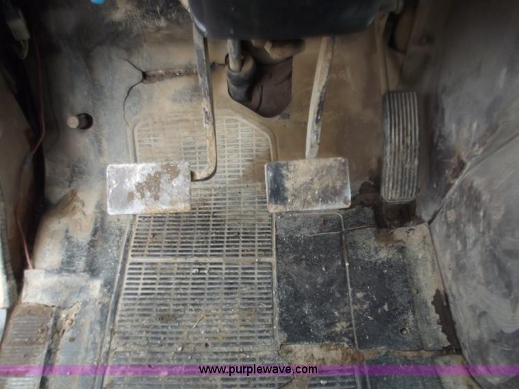 image for item B6237 1984 International 1954 dump truck