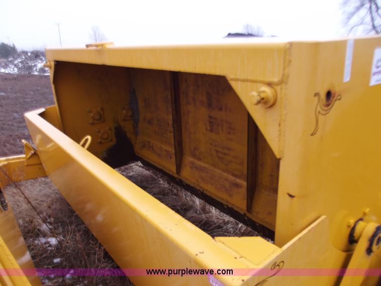 image for item B6247 2009 Rowse 500 dirt scraper